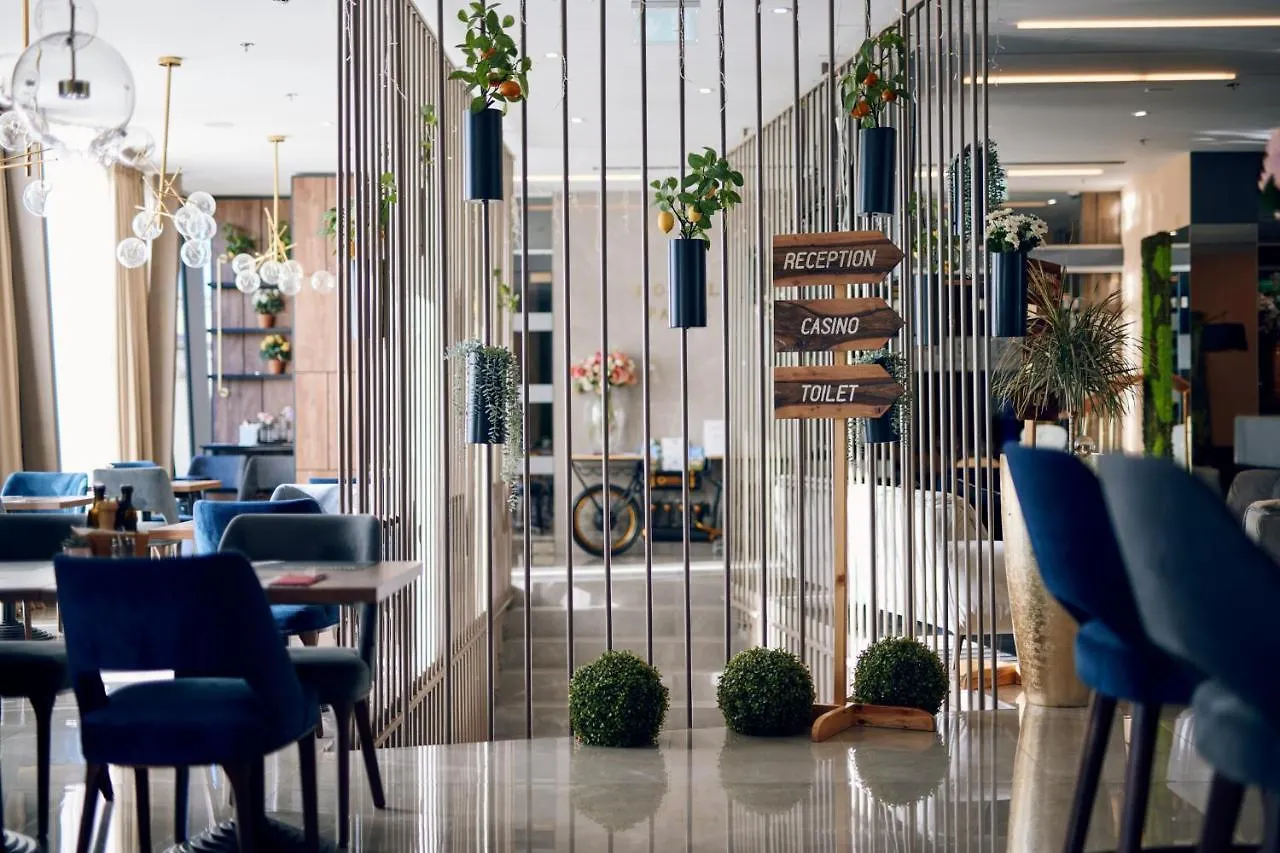 Hotel Paris Opatija 4*,